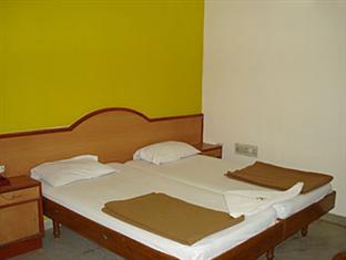 Hotel Sunilkrishna 蒂鲁帕蒂 外观 照片